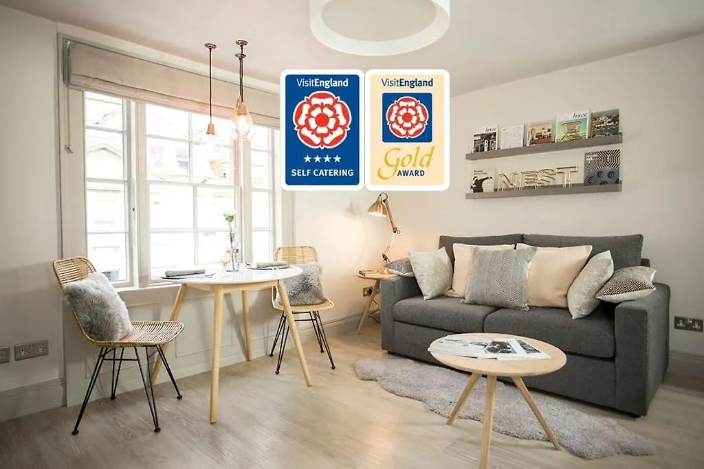 Artizan'S Nest - Central, Scandi Style 바스 아파트